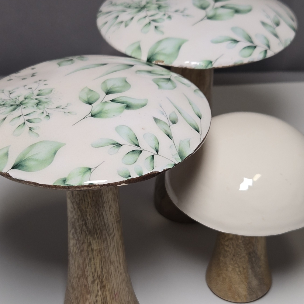 Whimsical Wooden Green and White Mushroom Botanical Accent Decor Set Of 3 NWT